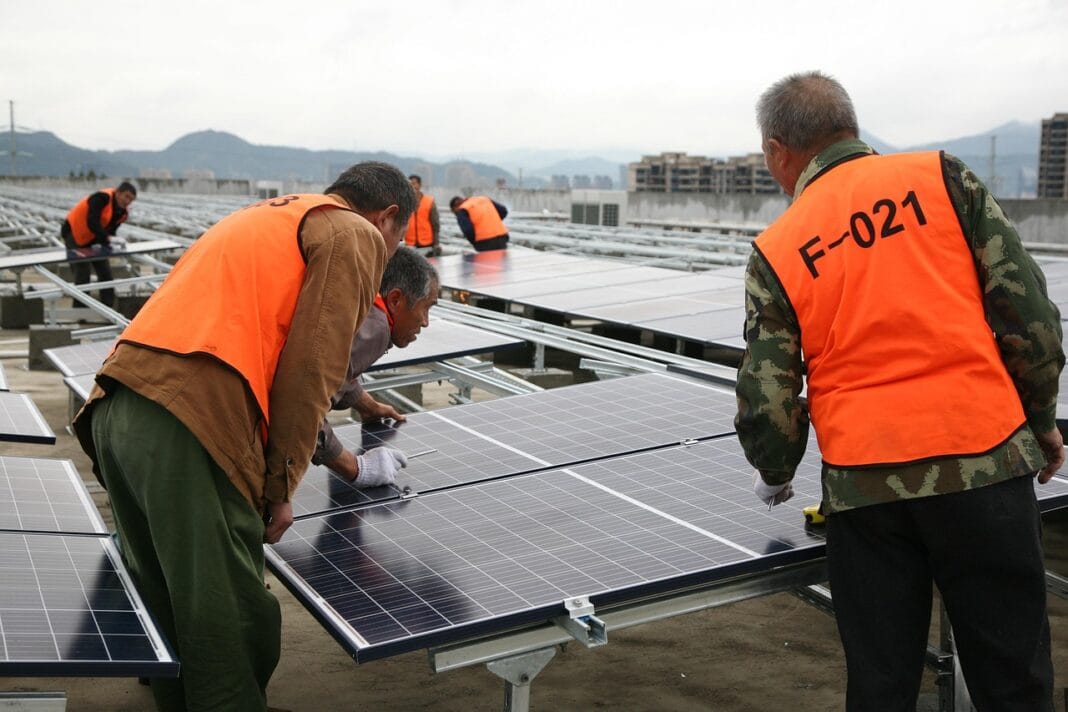 photovoltaic-5020808_1280